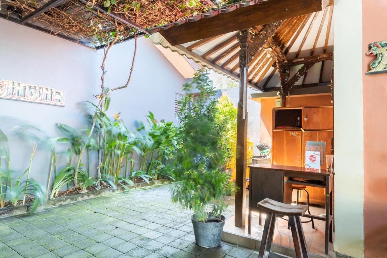 Ketut Inn Guest House Pesanggaran Exterior foto
